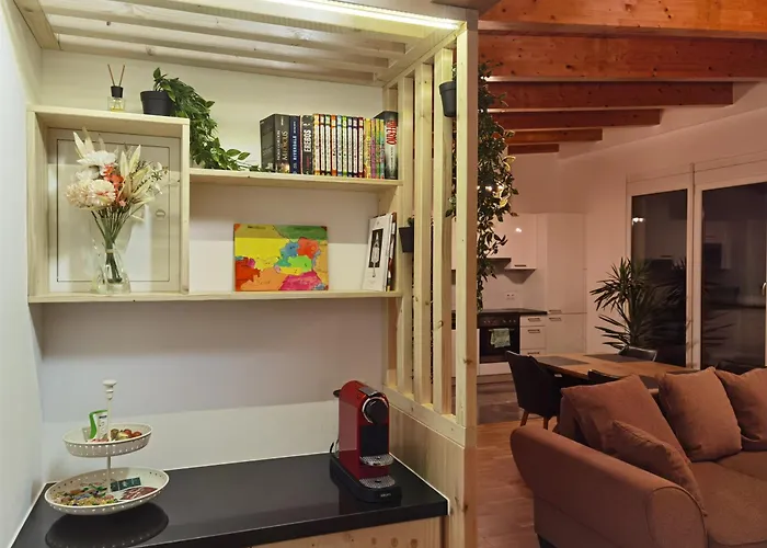 Beehome Apartment