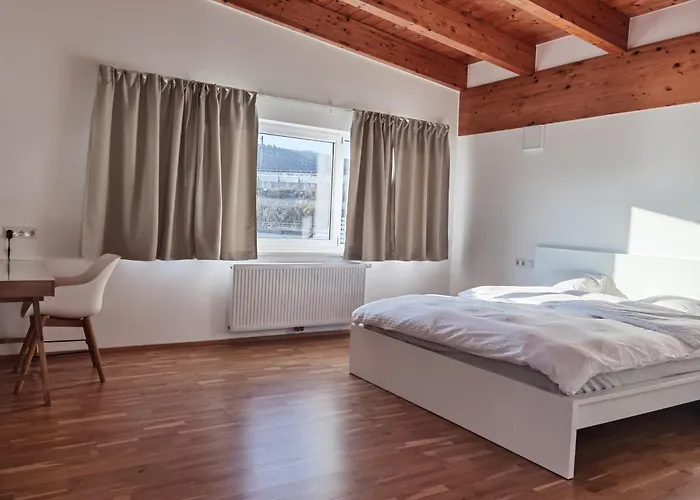 Beehome Apartment