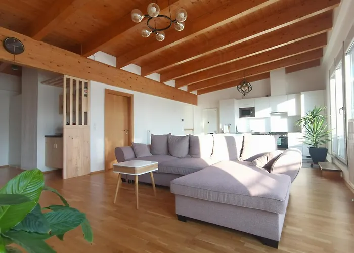 Beehome Apartment