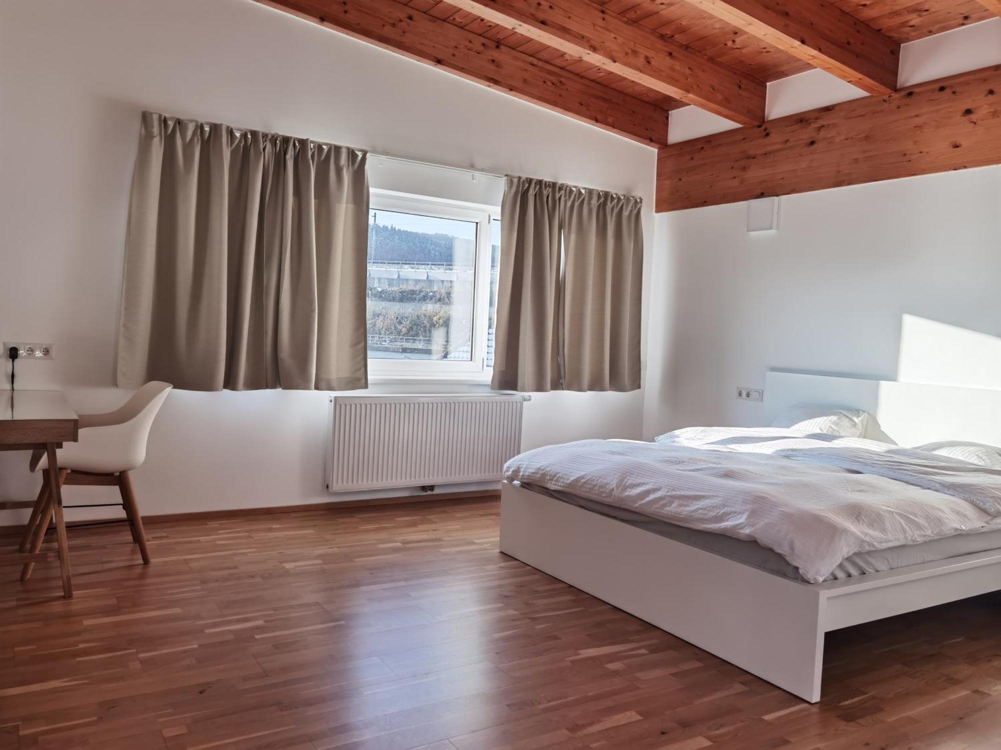 Beehome Apartment *