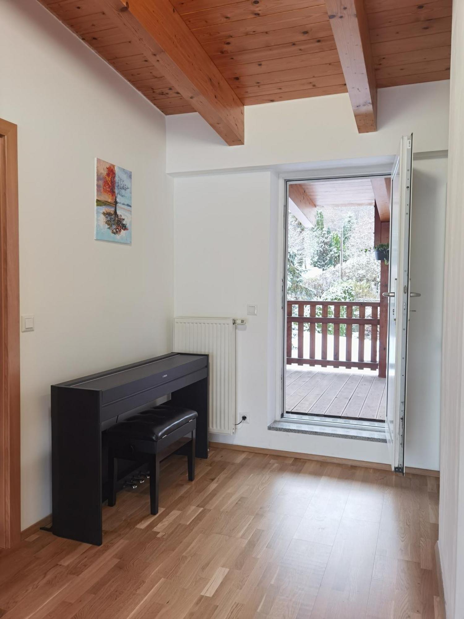 Beehome Apartment